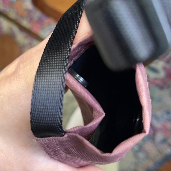 BAGGU phone sling nylon crossbody bag in peppercorn (raisin, brown) NWT - Picture 6 of 11